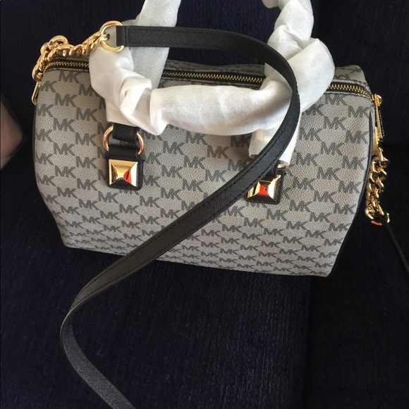 Mix items - Picture 4 of 8